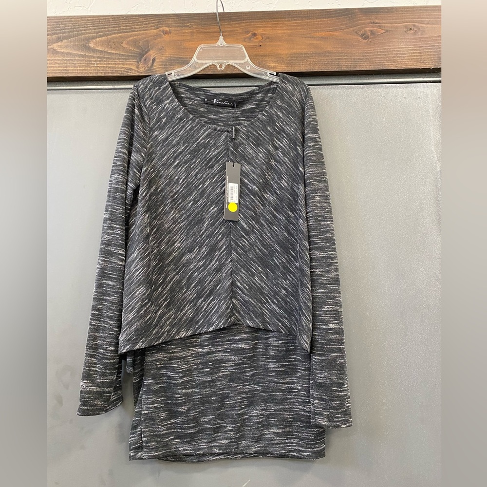 Neesha Fashion size medium sweater top